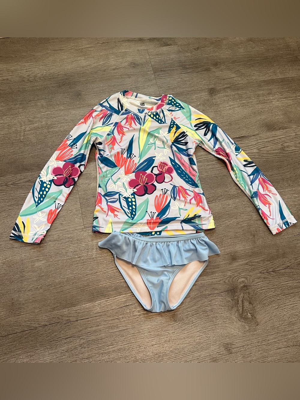 Tea collection light blue floral rash guard set
